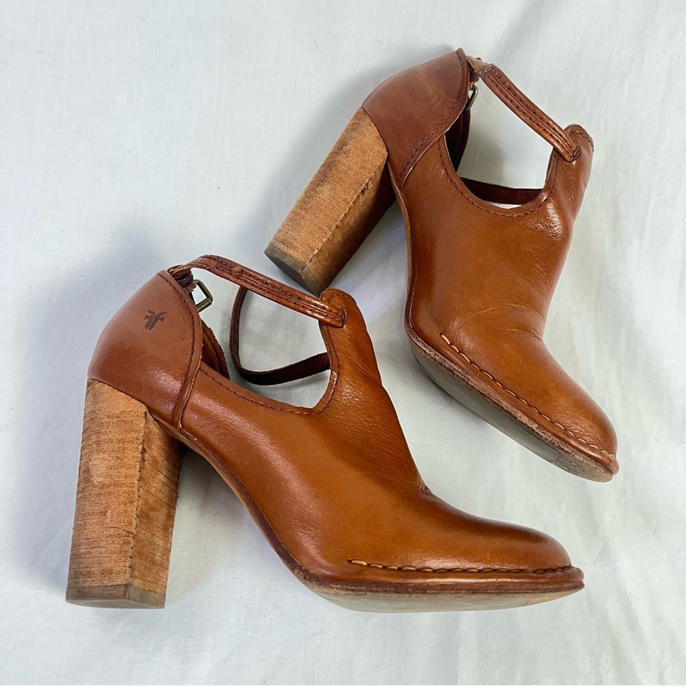 Frye Margaret Booties Cognac Leather T-Strap Block Heel Pumps 9